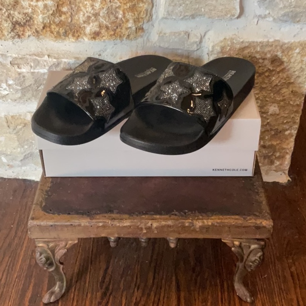 NIB Kenneth Cole Black Star Slide Sandals